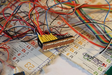 raccorder les masses et les + 5v