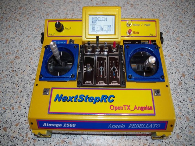 Exemple de radio NEXTSTEP RC