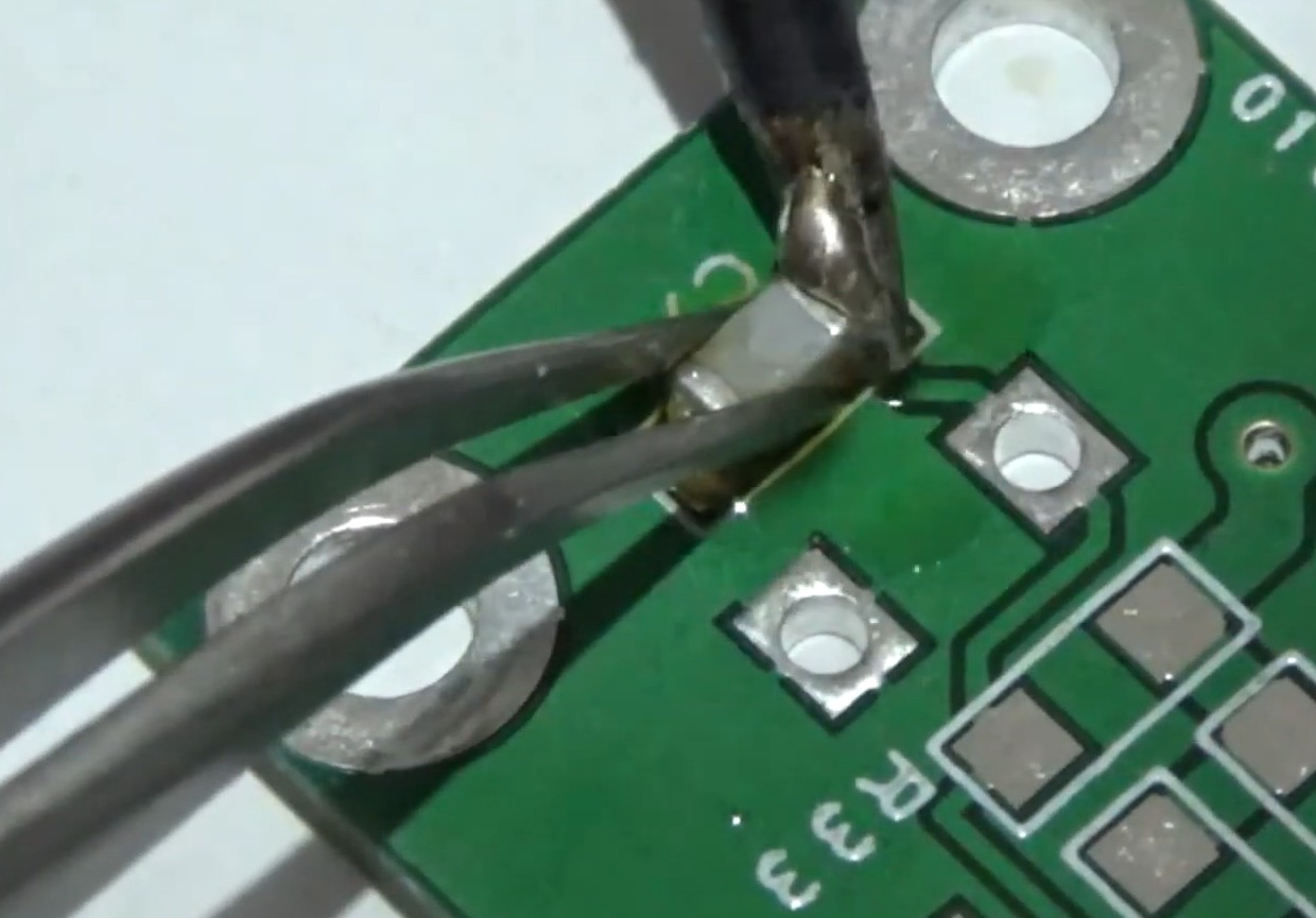 composant miniature de surface